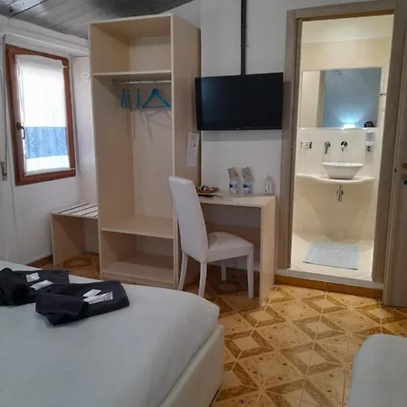 & Caffe Panzió Tempio Pausania